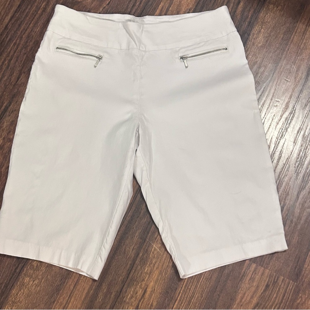 Denver Hayes White Women's Bermuda Shorts with Zipper Accents Size 10